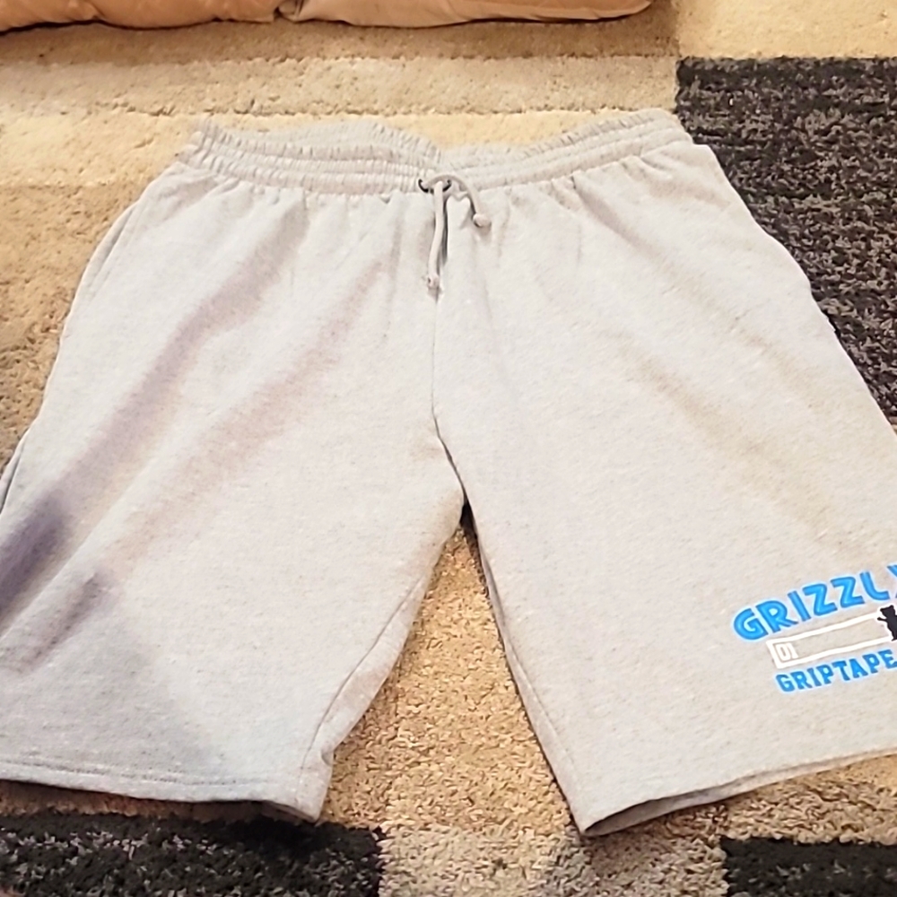 Diamond supply grizzly griptape shorts